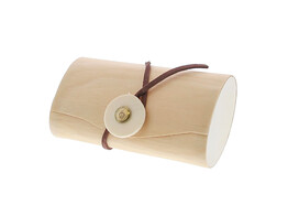 Oval box with leathercord SM
