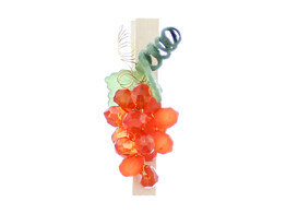 Peg bunch of grapes red